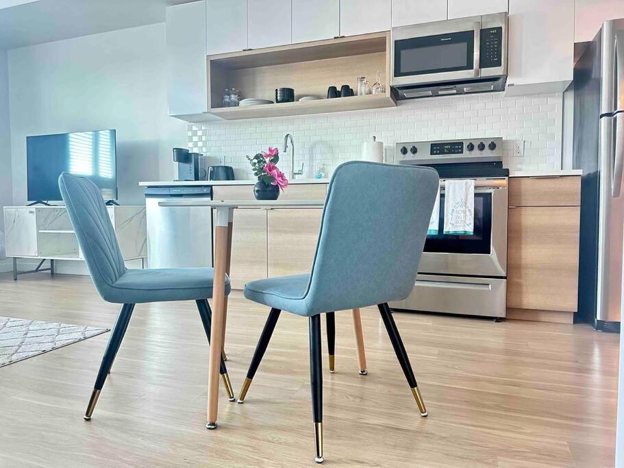 Modern Apartment Downtown Tacoma Near The Convention Center, Free Netflix , King Size Bed & Futon Sofa Bed , Ac, Great Amenities Rooftop, Self-Check-In Exterior photo